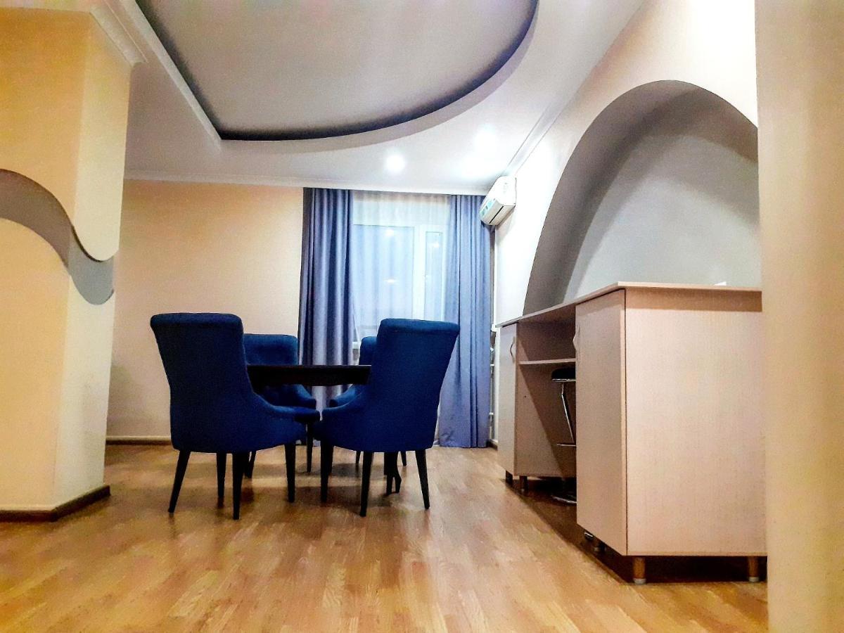 City Hotel Ustʼ-Kamenogorsk Exteriör bild
