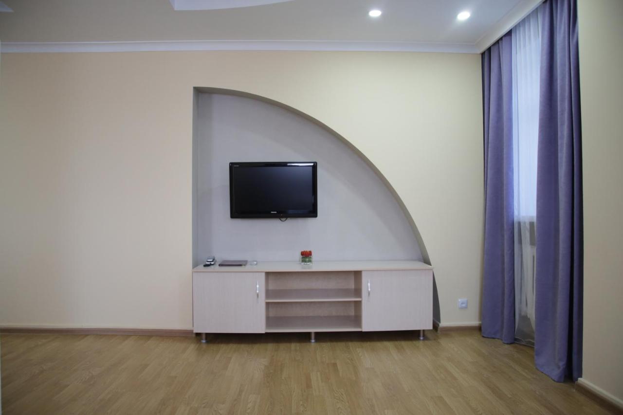 City Hotel Ustʼ-Kamenogorsk Exteriör bild