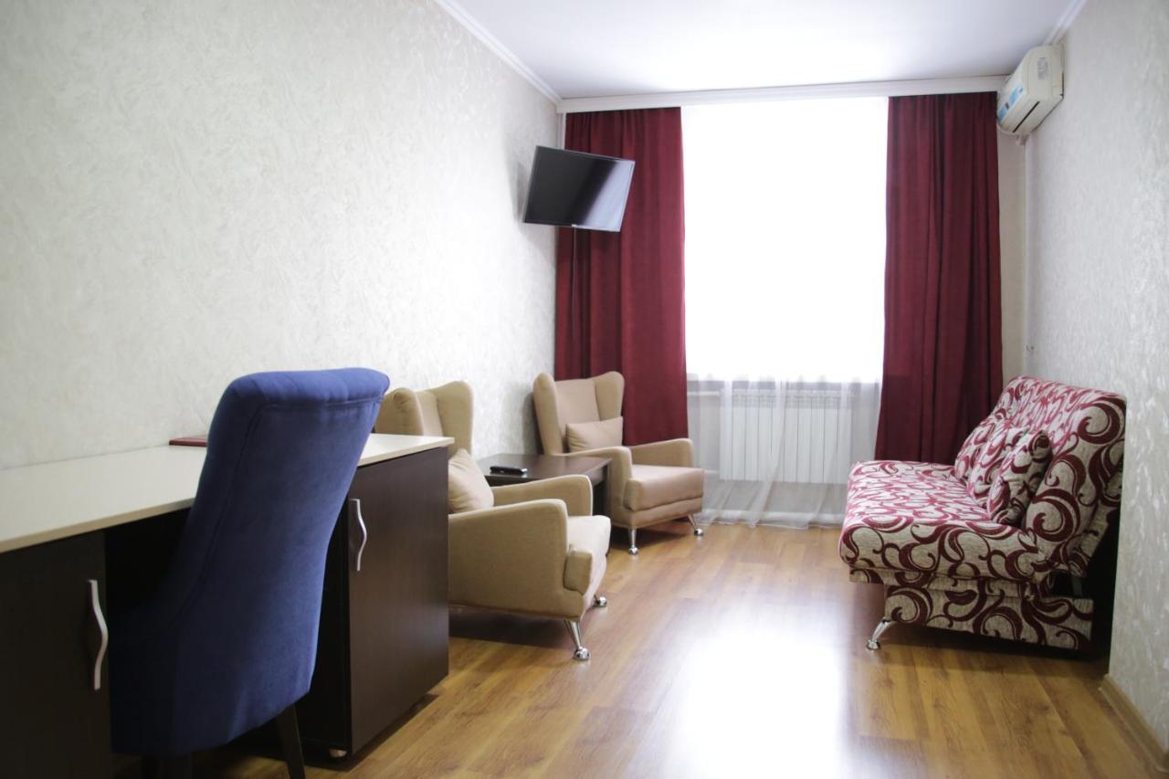 City Hotel Ustʼ-Kamenogorsk Exteriör bild