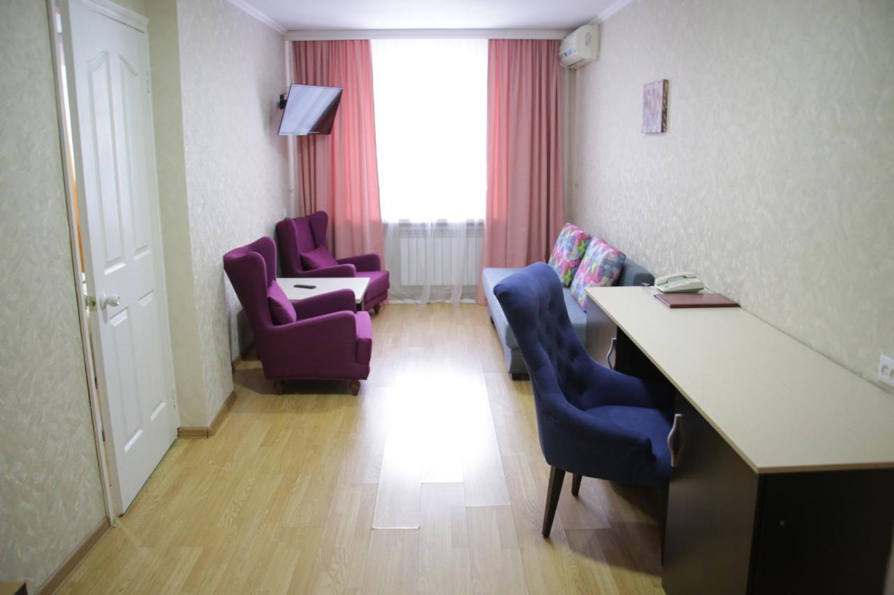 City Hotel Ustʼ-Kamenogorsk Exteriör bild